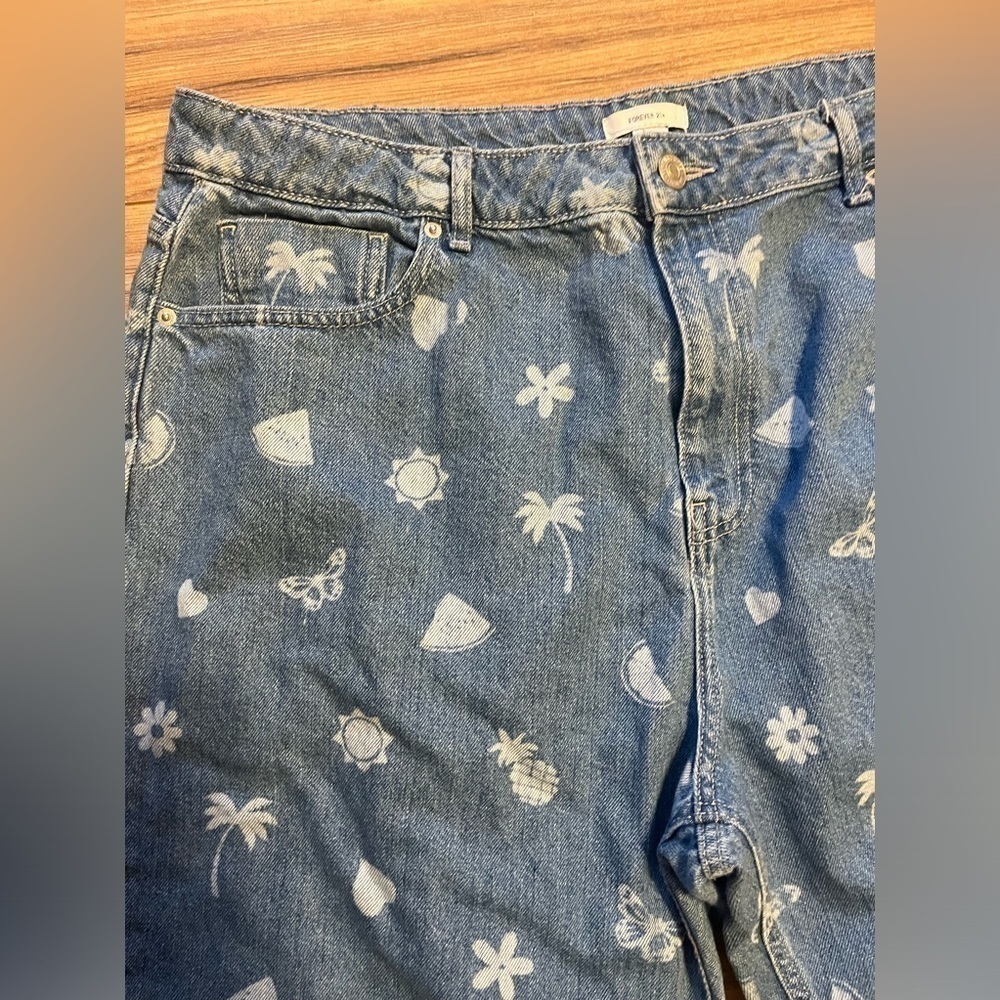 Forever 21 - cut Capri jeans, size 16 - Picture 2 of 9
